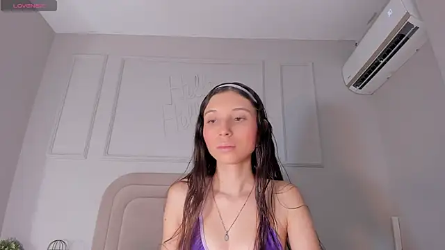 Snapshot of Cloedurant chatting on 11-02-25, 08:00 Cloedurant online show from 11-02-25, 08:00