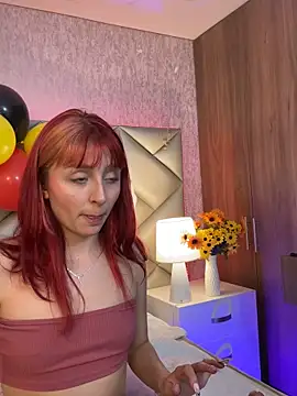 dafnne hall online show from 09-27-25, 04:12