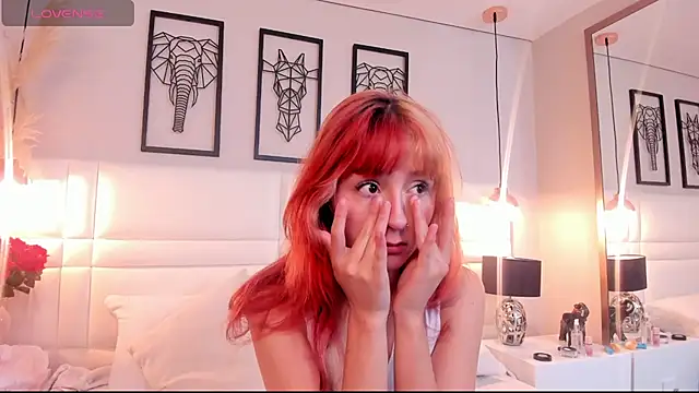 dafnne hall online show from 10-19-25, 12:28