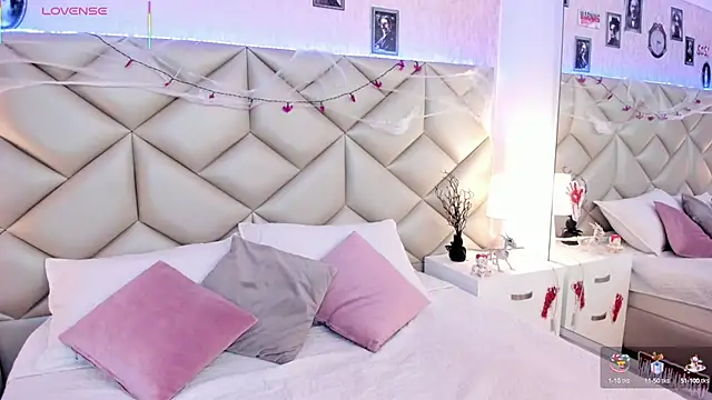 dafnne hall online show from 10-22-25, 04:02