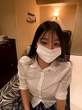 Snapshot of happy_hino chatting on 11-20-25, 02:39 happy hino online show from 11-20-25, 02:39