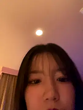 Snapshot of happy_hino chatting on 12-18-25, 09:59 happy hino online show from 12-18-25, 09:59