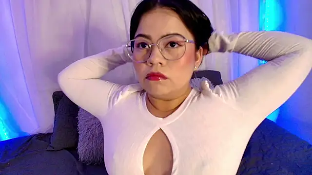 Snapshot of LilyRousee chatting on 04-24-26, 03:09 LilyRousee online show from 04-24-26, 03:09