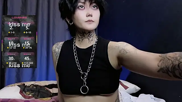 GothXRaven online show from 10-17-25, 04:09