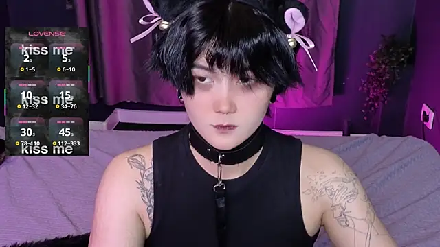GothXRaven online show from 10-22-25, 04:07