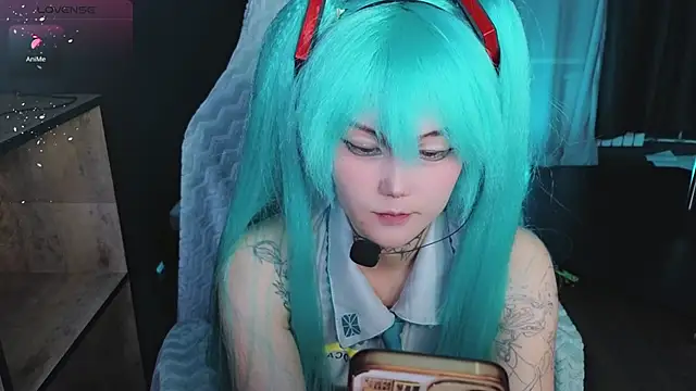 GothXRaven online show from 02-28-26, 04:19