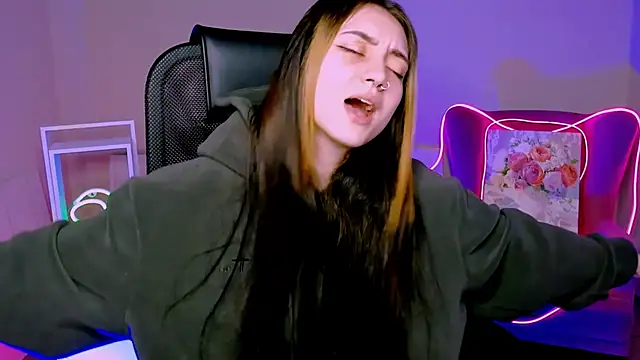 olivianorton online show from 11-01-25, 01:02