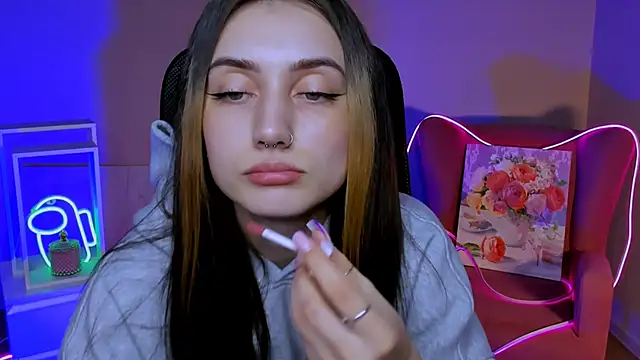 olivianorton online show from 11-12-25, 03:45