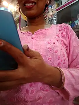 Snapshot of hotshreya69 chatting on 10-23-25, 08:57 hotshreya69 online show from 10-23-25, 08:57