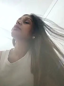 Snapshot of hotshreya69 chatting on 10-25-25, 04:35 hotshreya69 online show from 10-25-25, 04:35