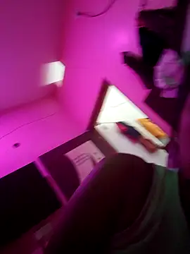 Snapshot of hotshreya69 chatting on 10-26-25, 04:40 hotshreya69 online show from 10-26-25, 04:40