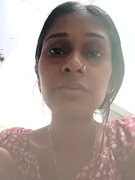 Snapshot of hotshreya69 chatting on 10-29-25, 01:52 hotshreya69 online show from 10-29-25, 01:52