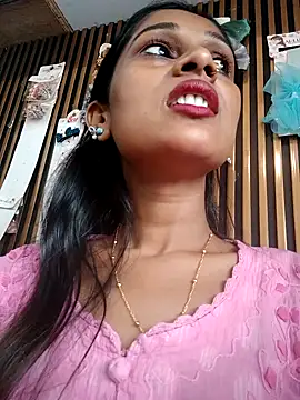 Snapshot of hotshreya69 chatting on 11-02-25, 10:28 hotshreya69 online show from 11-02-25, 10:28