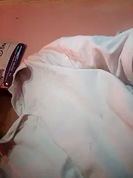 Snapshot of hotshreya69 chatting on 11-14-25, 01:21 hotshreya69 online show from 11-14-25, 01:21