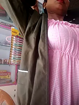 Snapshot of hotshreya69 chatting on 11-16-25, 08:31 hotshreya69 online show from 11-16-25, 08:31