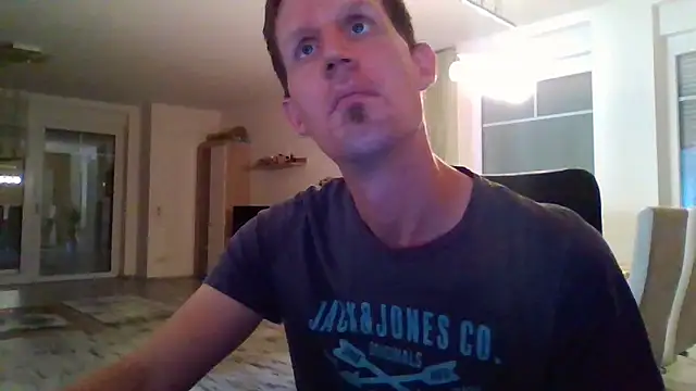 Snapshot of Trockenbau chatting on 09-12-25, 01:33 Trockenbau online show from 09-12-25, 01:33