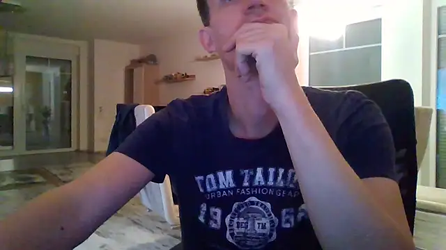 Snapshot of Trockenbau chatting on 10-01-25, 01:17 Trockenbau online show from 10-01-25, 01:17