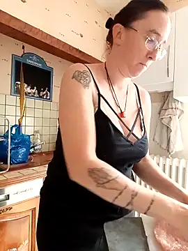 Snapshot of Sophierob1 chatting on 09-17-25, 09:11 Sophierob1 online show from 09-17-25, 09:11