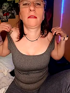 Snapshot of Sophierob1 chatting on 10-03-25, 06:10 Sophierob1 online show from 10-03-25, 06:10