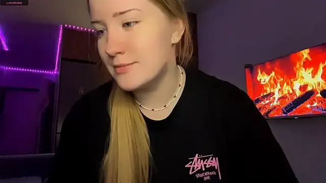 PandaFluff online show from 04-11-26, 05:50