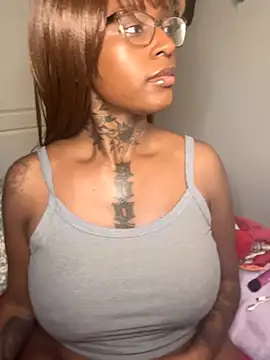 Snapshot of MistiSavannah chatting on 11-19-25, 02:11 MistiSavannah online show from 11-19-25, 02:11