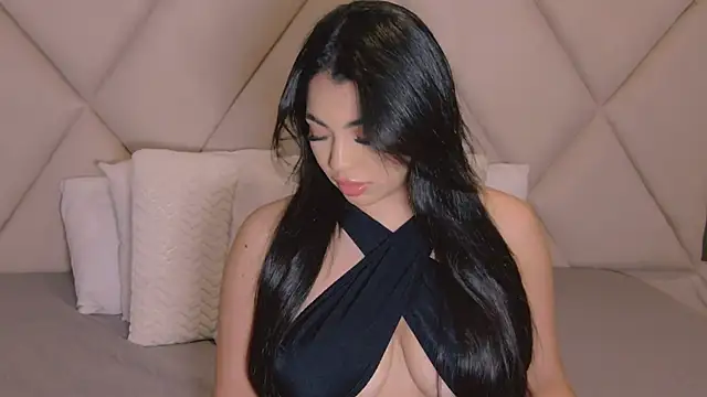 Snapshot of CharlotteeBrownn chatting on 03-28-26, 07:19 CharlotteeBrownn online show from 03-28-26, 07:19