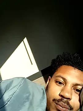 Snapshot of Yungandhungd chatting on 09-19-25, 12:39 Yungandhungd online show from 09-19-25, 12:39