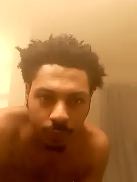 Snapshot of Yungandhungd chatting on 09-20-25, 11:06 Yungandhungd online show from 09-20-25, 11:06