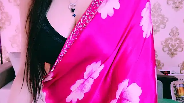 Snapshot of My_Rose chatting on 01-11-26, 12:15 My Rose online show from 01-11-26, 12:15