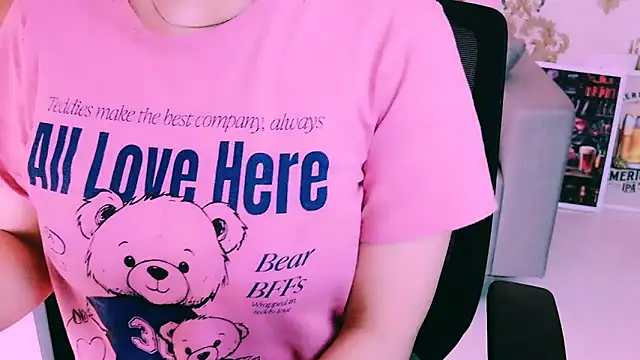 Snapshot of My_Rose chatting on 02-12-26, 11:27 My Rose online show from 02-12-26, 11:27