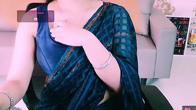 Snapshot of My_Rose chatting on 02-23-26, 04:37 My Rose online show from 02-23-26, 04:37