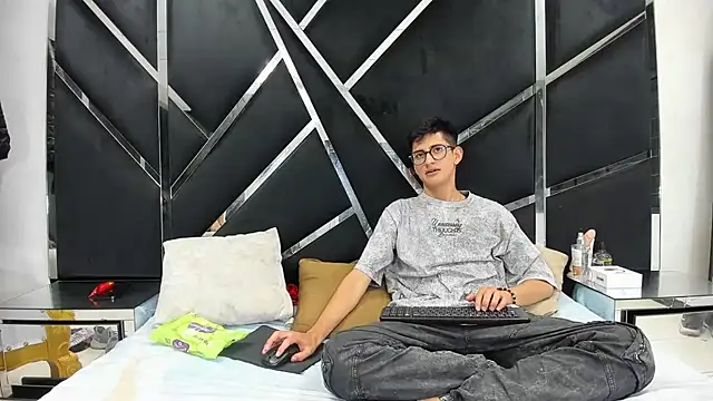 Snapshot of Noa_Arez chatting on 01-16-26, 04:05 Noa Arez online show from 01-16-26, 04:05