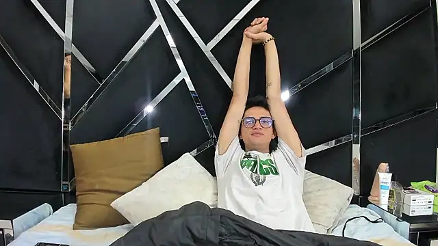 Snapshot of Noa_Arez chatting on 01-17-26, 03:33 Noa Arez online show from 01-17-26, 03:33