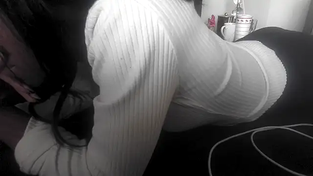 Marlowlovee online show from 10-29-25, 12:46