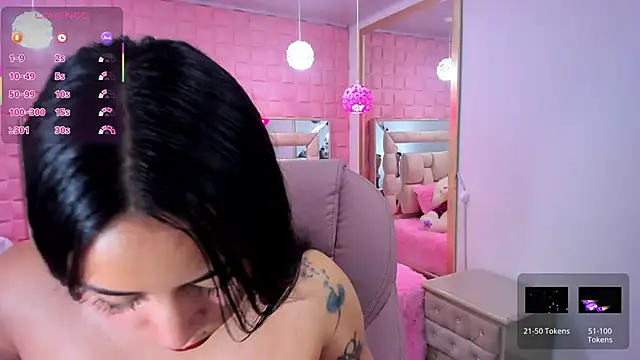 Snapshot of _laaura_ chatting on 11-20-25, 07:24 laaura online show from 11-20-25, 07:24