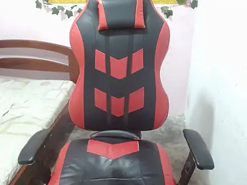 Snapshot of Paola_2105 chatting on 10-30-25, 01:07 Paola 2105 online show from 10-30-25, 01:07