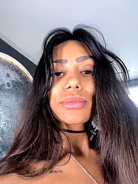 Sarajames online show from 11-15-25, 02:13