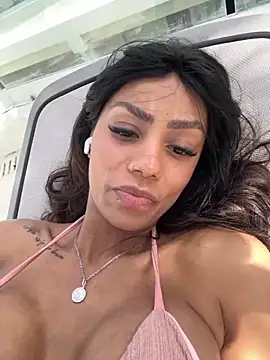 Sarajames online show from 11-28-25, 06:21