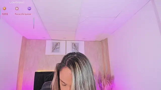 jessica hotxxx online show from 04-18-26, 03:16