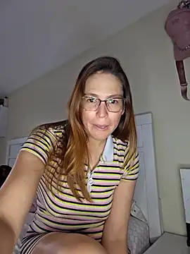 Snapshot of chicaenmascarada chatting on 09-23-25, 03:59 chicaenmascarada online show from 09-23-25, 03:59