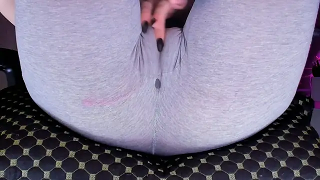 Cameltoe squirt inPants online show from 11-07-25, 01:00