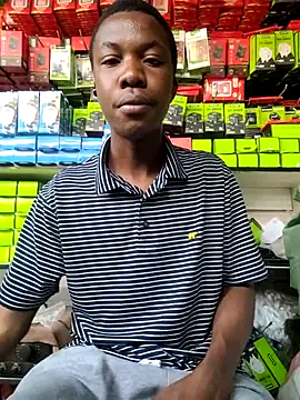 Snapshot of sweetdickboy2 chatting on 09-19-25, 07:21 sweetdickboy2 online show from 09-19-25, 07:21