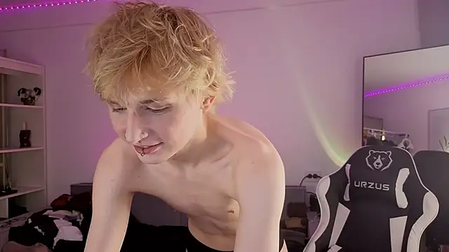 Snapshot of Your_avatar chatting on 09-29-25, 07:08 Your avatar online show from 09-29-25, 07:08