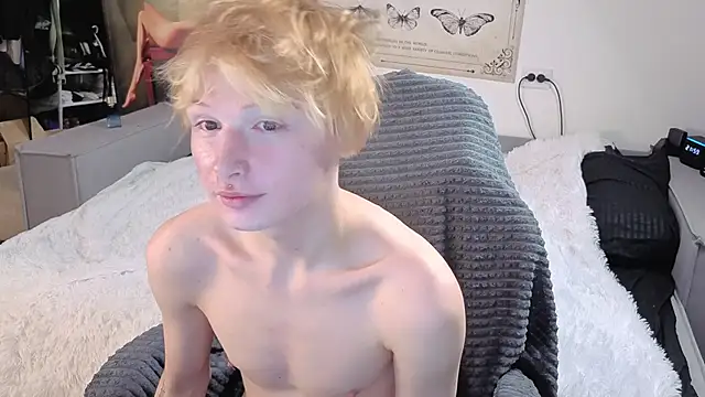 Snapshot of Your_avatar chatting on 11-09-25, 07:01 Your avatar online show from 11-09-25, 07:01