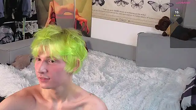 Snapshot of Your_avatar chatting on 11-25-25, 12:38 Your avatar online show from 11-25-25, 12:38