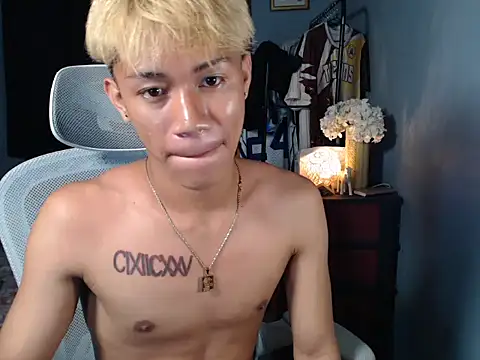 naughtyboyloy 0 online show from 12-18-25, 06:14