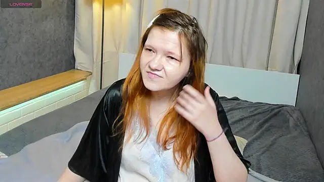 Nora lovvvv online show from 10-22-25, 11:10