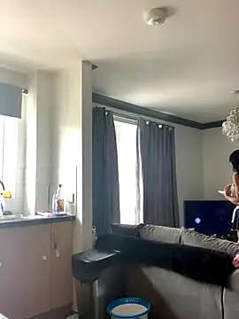 itsyourgirltee online show from 09-17-25, 02:19