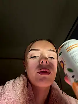 cutietootie02 online show from 01-08-26, 06:16