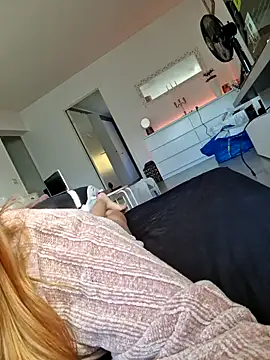 NibbleSweetie online show from 10-11-25, 01:20